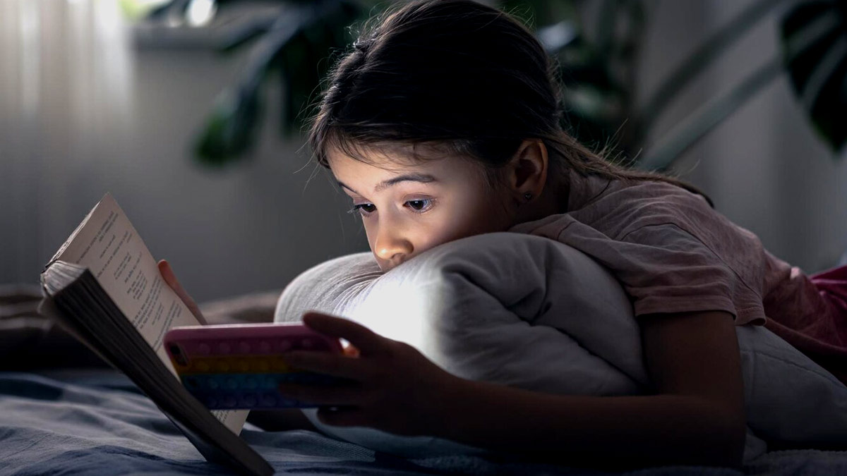 How To Gently Minimise Screen Time In Kids: Expert Shares Tips